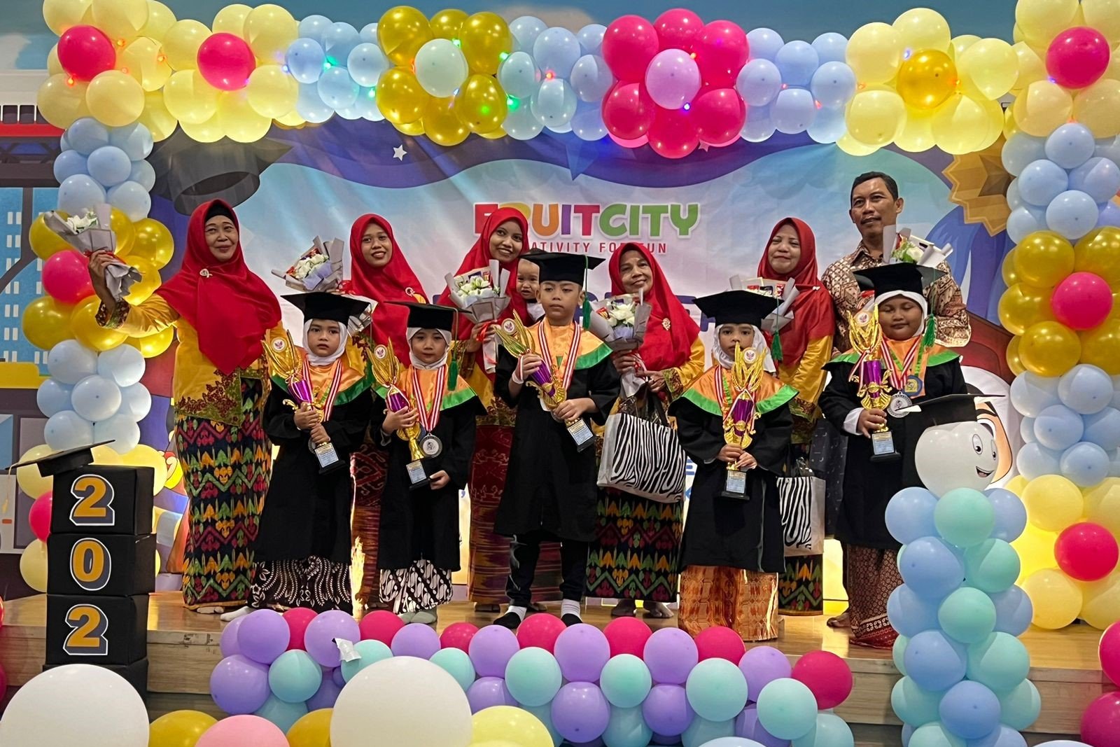 Wisuda 1